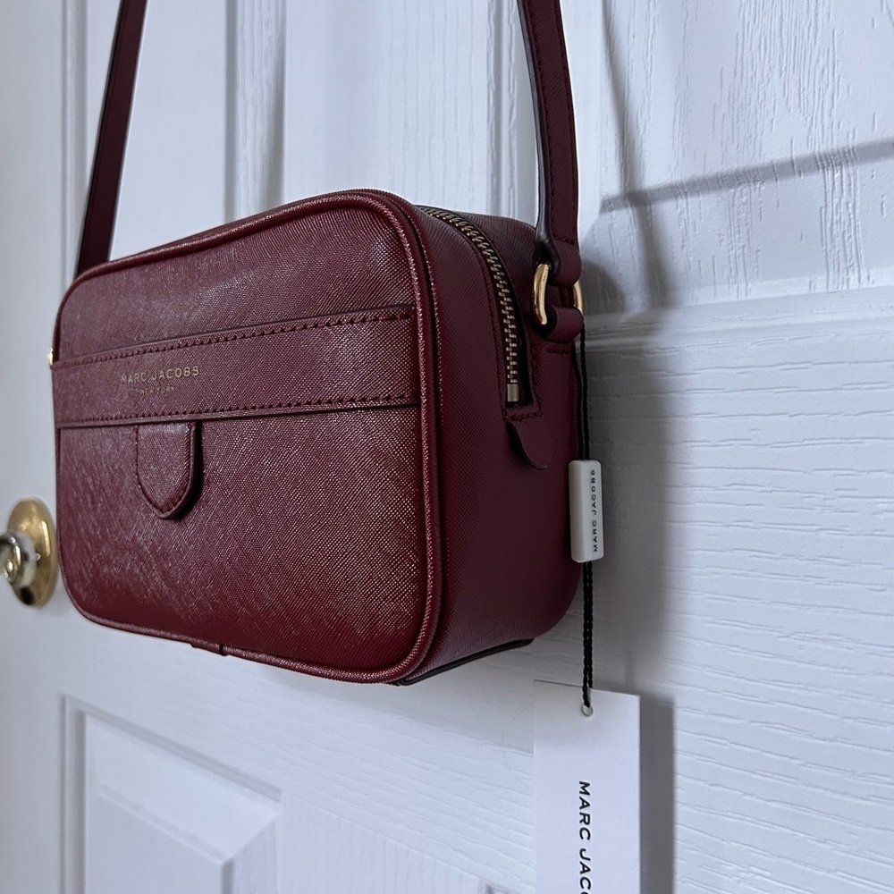 NWT MARC JACOBS New York Women Leather Shoulder Bag, Burgundy - Picture 2 of 8